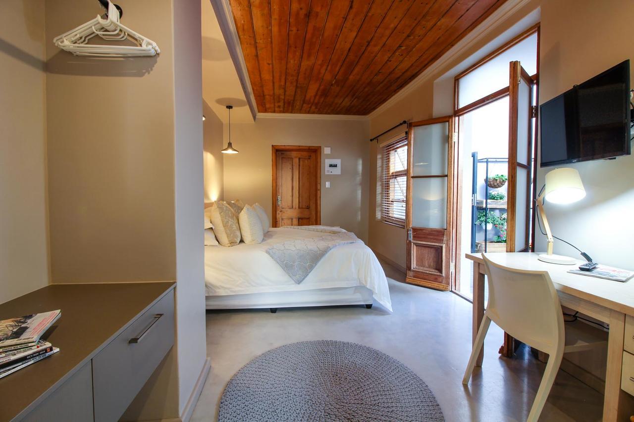 Nine Flowers 3* Cape Town
