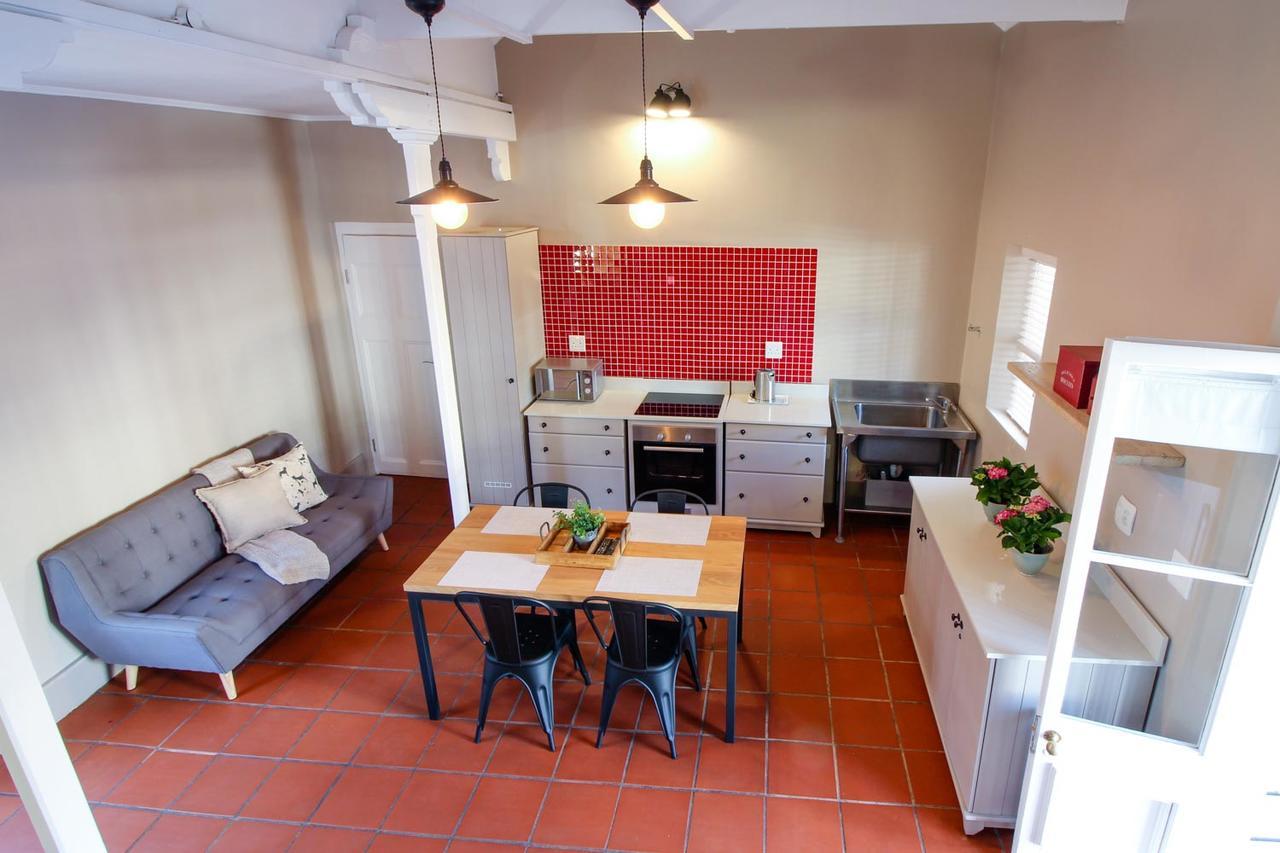 Guest house Nine Flowers Cape Town
